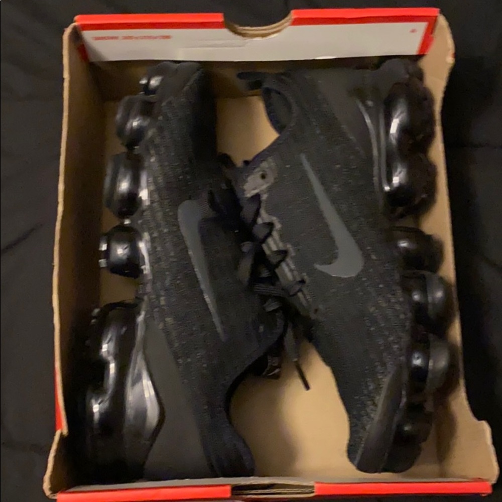 Nike vapormax 3 triple black 6Y